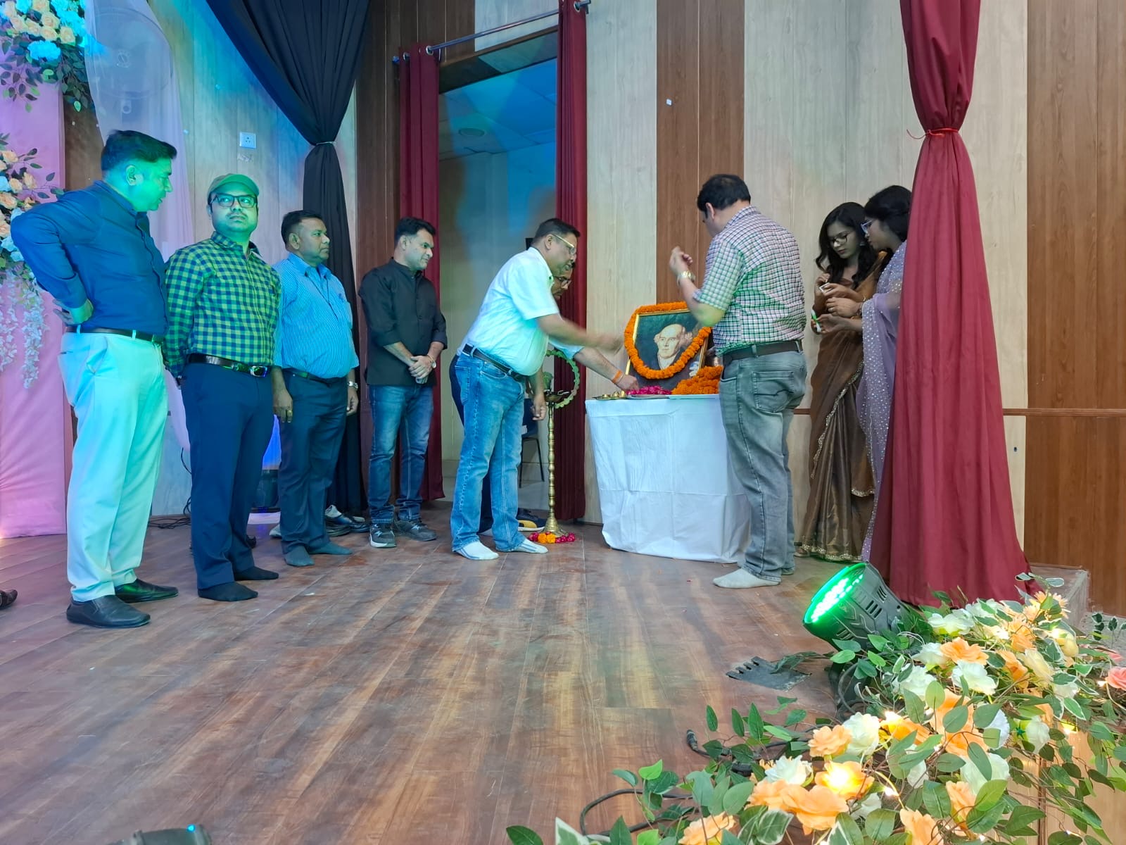 <p>एम. डी. बैच 2025 फ्रेशर पार्टी कार्यक्रम का आयोजन 13 मार्च 2026 को कॉलेज के ऑडिटोरियम में किया गया जिसमे कॉलेज के छात्रो ने प्रतिभाग किया इसमें कॉलेज के सभी सम्मानित शिक्षक उपस्थित थे&nbsp;</p>