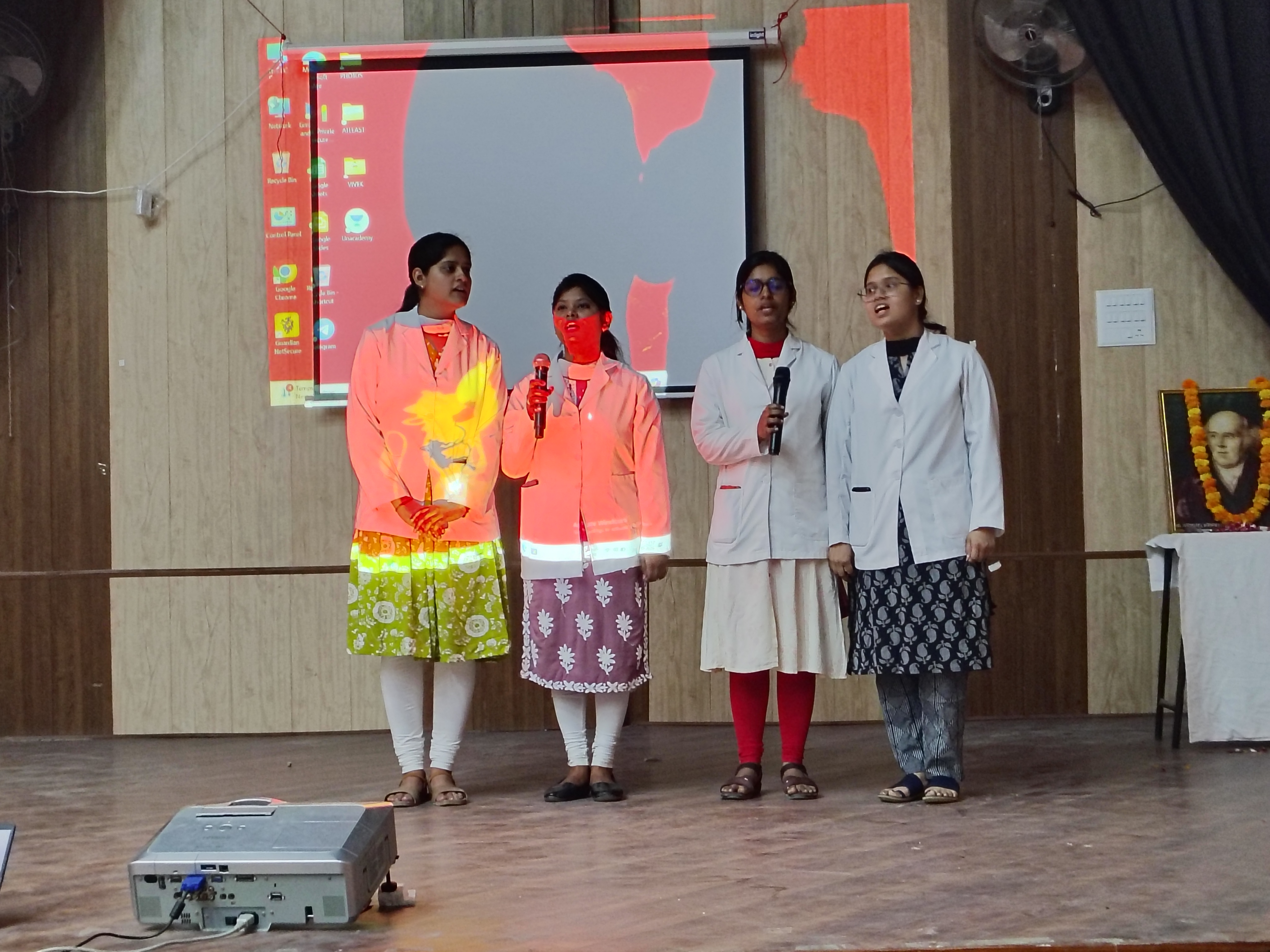 <p>राजकीय लाल बहादुर शास्त्री होम्योपैथिक चिकित्सा महाविद्यालय एवं चिकित्सालय में आज दिनांक 28 फरवरी दिन शुक्रवार को फार्माकोविजिलेंस का आयोजन फार्मेसी विभाग के अंतर्गत हुआ... <br />
जिसमें..<br />
डॉ. हेमलता मैम,डॉ अशोक कुमार सिंह,डॉ देवेश कुमार देवांशू,डॉ. सोनी गुप्ता,डॉ आज़ादशत्रु तिवारी,डॉ सत्य प्रकाश रवि,डॉ. वेद प्रकाश शर्मा,डॉ. राजीव कुमार झा,डॉ. अनिल मिश्रा,डॉ. गीतिका गोयल,डॉ. विप्लव कुमार दास,डॉ. मेराज अहमद अंसारी, डॉ आनंद प्रताप सिंह उपस्थित रहें।<br />
इस कार्यक्रम का शुरुआत दीप प्रज्ज्वलन,माल्यार्पण और सरस्वती वंदना के साथ हुआ ।<br />
इस फार्माकोविजिलेंस प्रोग्राम के द्वारा हमें बताया गया कि दवाइयों के क्या दुष्प्रभाव हो सकते हैं और यदि कोई दुष्प्रभाव दिखता है तो उसे कैसे ठीक करें और य़ह भी बताया गया कि इसे कैसे रिपोर्ट करें और अन्य बातों के बारे में भी जानकारी दी गई है।<br />
डॉ. देवेश कुमार देवांशु सर ने फार्माकोविजिलेंस के बारे में जानकारी दी जिसमें उन्होंने बताया की फार्माकोविजिलेंस क्या है और कहा से इसकी शुरुआत हुई इसके साथ ही उन्होंने बताया कि फार्माकोविजिलेंस की जरूरत होम्योपैथी में क्यूँ है ? इसके साथ ही उन्होंने इससे जुड़े अन्य पहलुओं पर भी प्रकाश डाला ।<br />
डॉ. आजात शत्रु सर ने भी हमें फार्माकोविजिलेंस के बारे मे बताया और समझाया कि कैसे हम इसका प्रयोग करके अपने क्लिनिकल प्रैक्टिस को और बेहतर कर सकते है <br />
साथ ही उन्होंने ये भी बताया कि फार्माकोविजिलेंस गवर्नमेंट बॉडी है जिसका मुख्य उद्देशय दवाइयों के दुष्प्रभाव को समझना और उन्हें दूर करके लोगों को सुरक्षित रखना है।<br />
इस कार्यक्रम में सभी वर्गो के शिक्षकगण,पी.जी. और यू.जी. के सभी छात्र एवं छात्राएं तथा महाविद्यालय में कार्यरत सभी लोग उपस्थित रहे।</p>