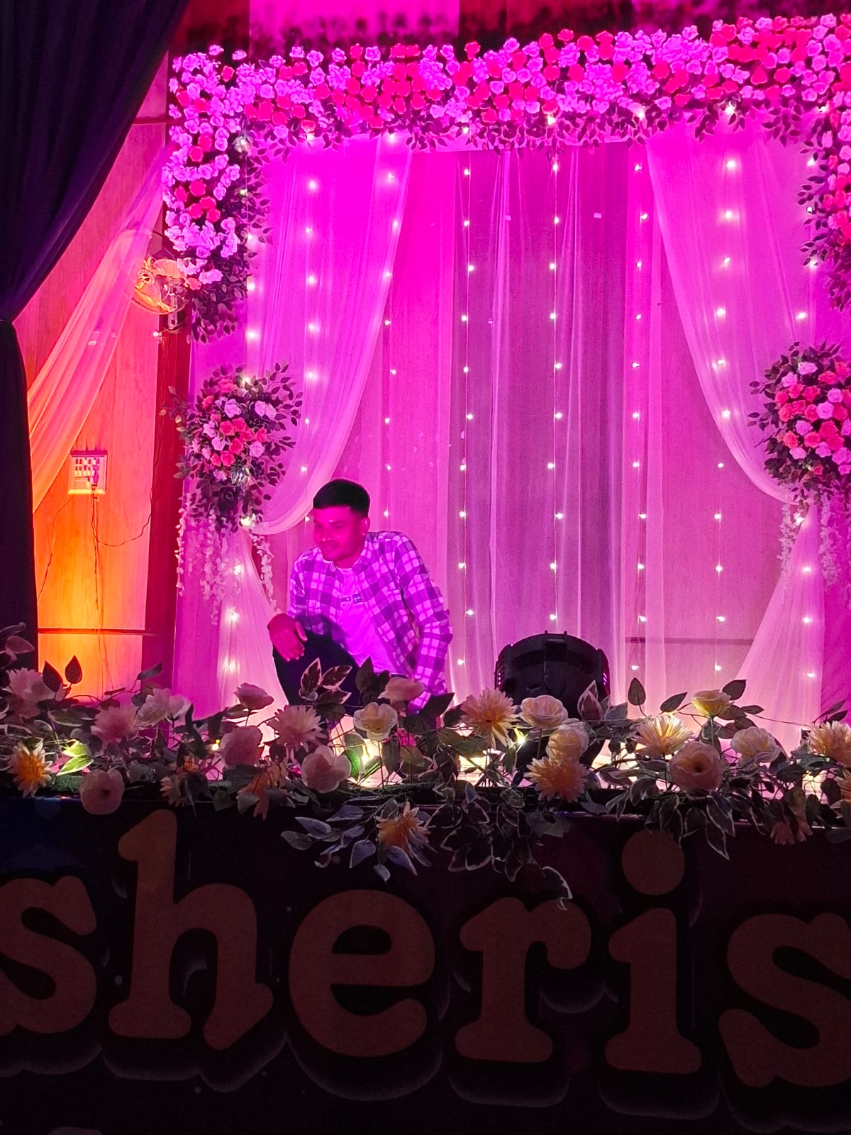 <p>एम. डी. बैच 2025 फ्रेशर पार्टी कार्यक्रम का आयोजन 13 मार्च 2026 को कॉलेज के ऑडिटोरियम में किया गया जिसमे कॉलेज के छात्रो ने प्रतिभाग किया इसमें कॉलेज के सभी सम्मानित शिक्षक उपस्थित थे&nbsp;</p>